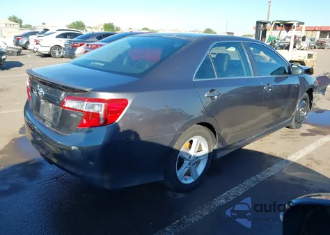 2014 Toyota Camry Se z USA, uszkodzony, nr VIN 4T1BF1FK6EU758703